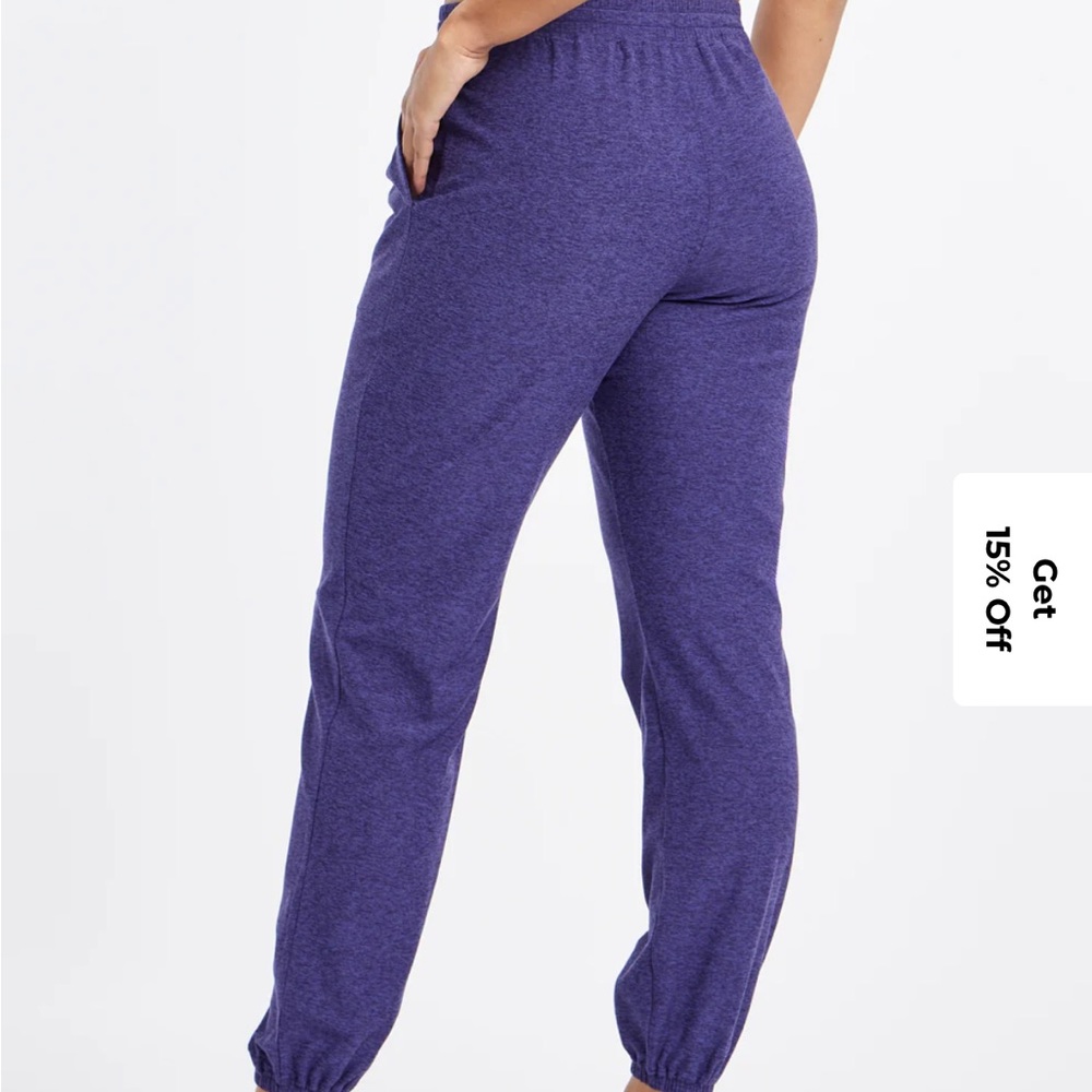 Oiselle Lux Sweatpants - Picture 9 of 11